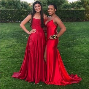 Ruby red prom dress🧚🏽‍♀️